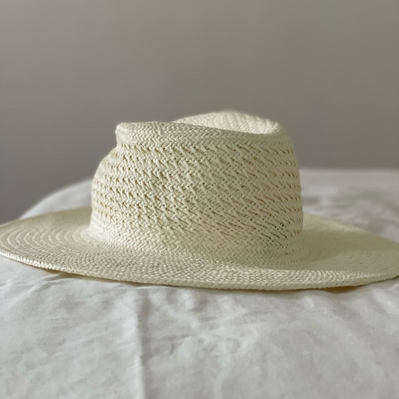 Hat Attack - Vented Luxe Packable - Bleach - Picture 1 of 3